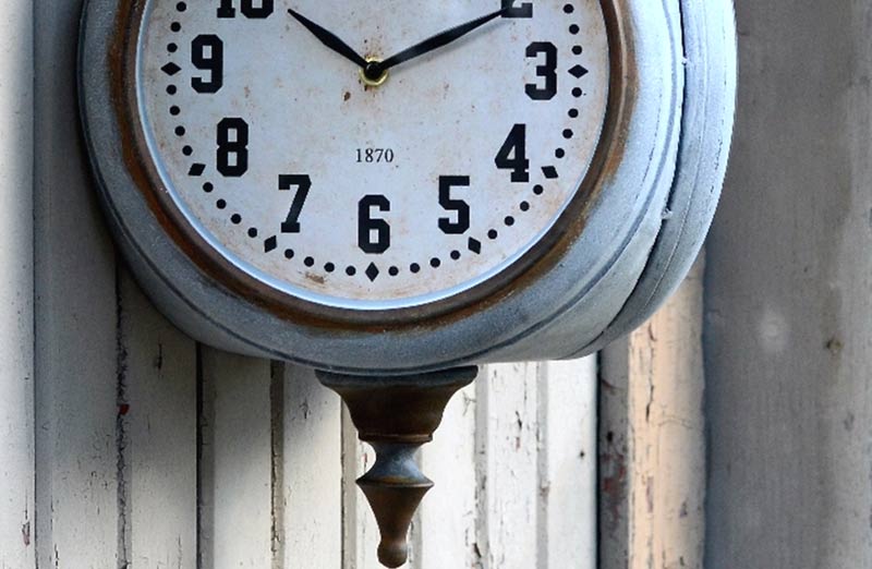 HUUUGE Double Faced Clock